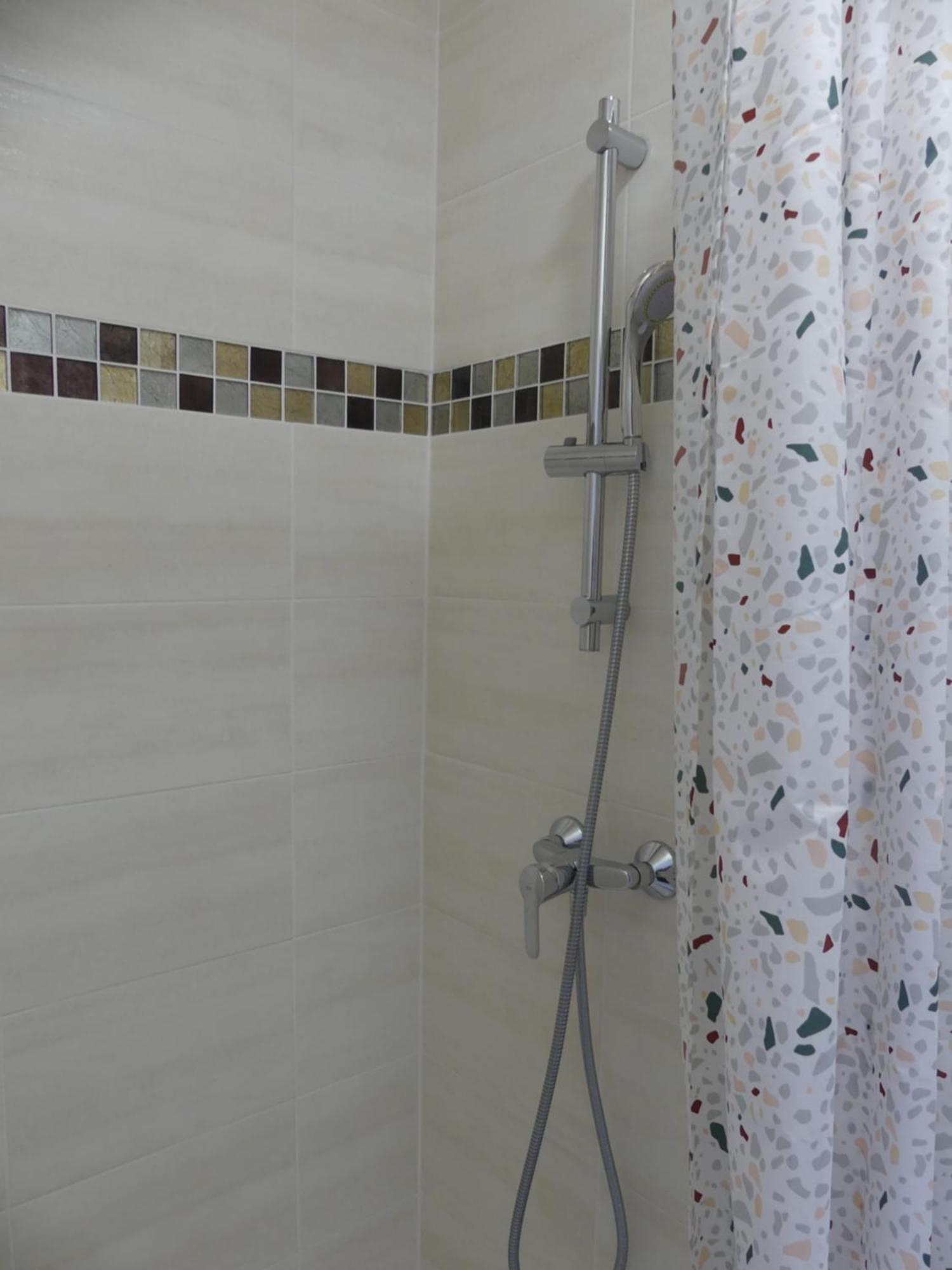 Le Clos Fleuri - Chambres D'Hotes 翁赞 外观 照片